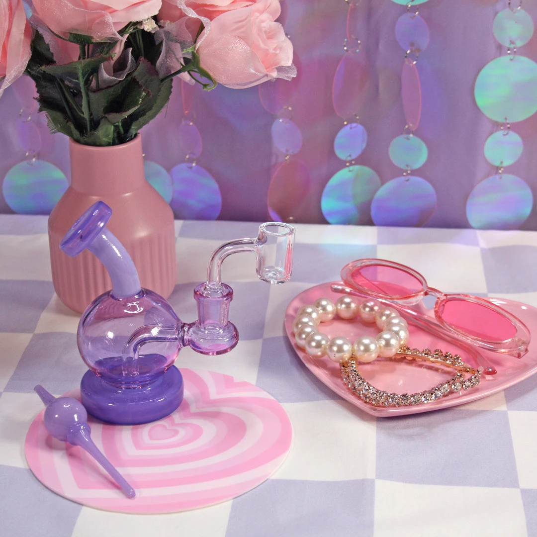 Shop Burning Love Hearts Heat Resistant Silicone Pad Concentrate Containers 4 Shop Burning Love Hearts Heat Resistant Silicone Pad Concentrate Containers