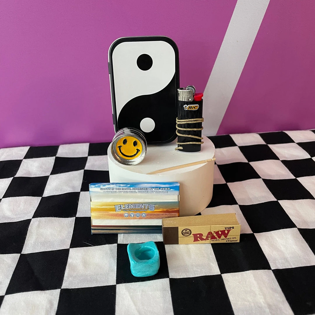 Shop Burning Love Yin Yang Smoking Kit 3 Shop Burning Love Yin Yang Smoking Kit