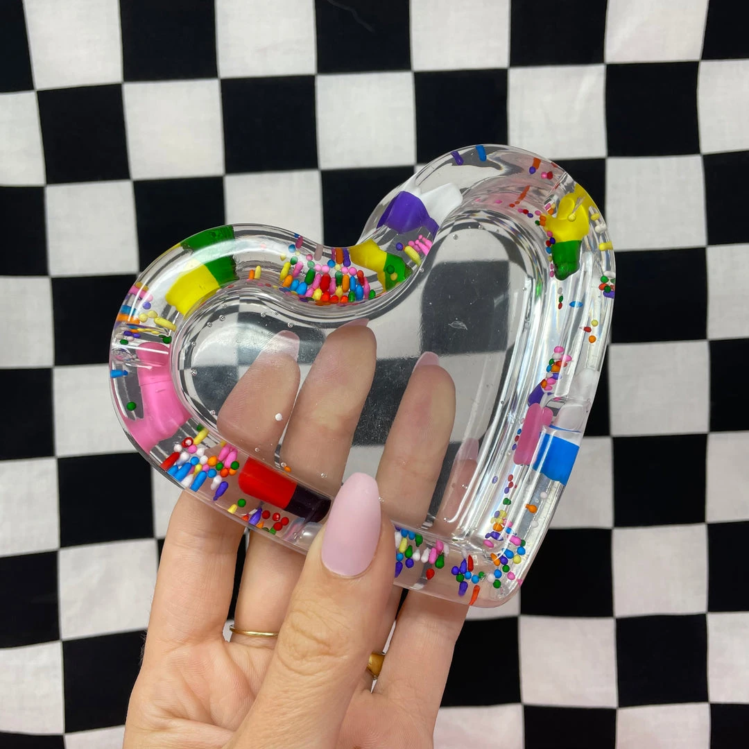 Burning Love Pill Heart Ash Tray Accessories 6 Burning Love Pill Heart Ash Tray Accessories