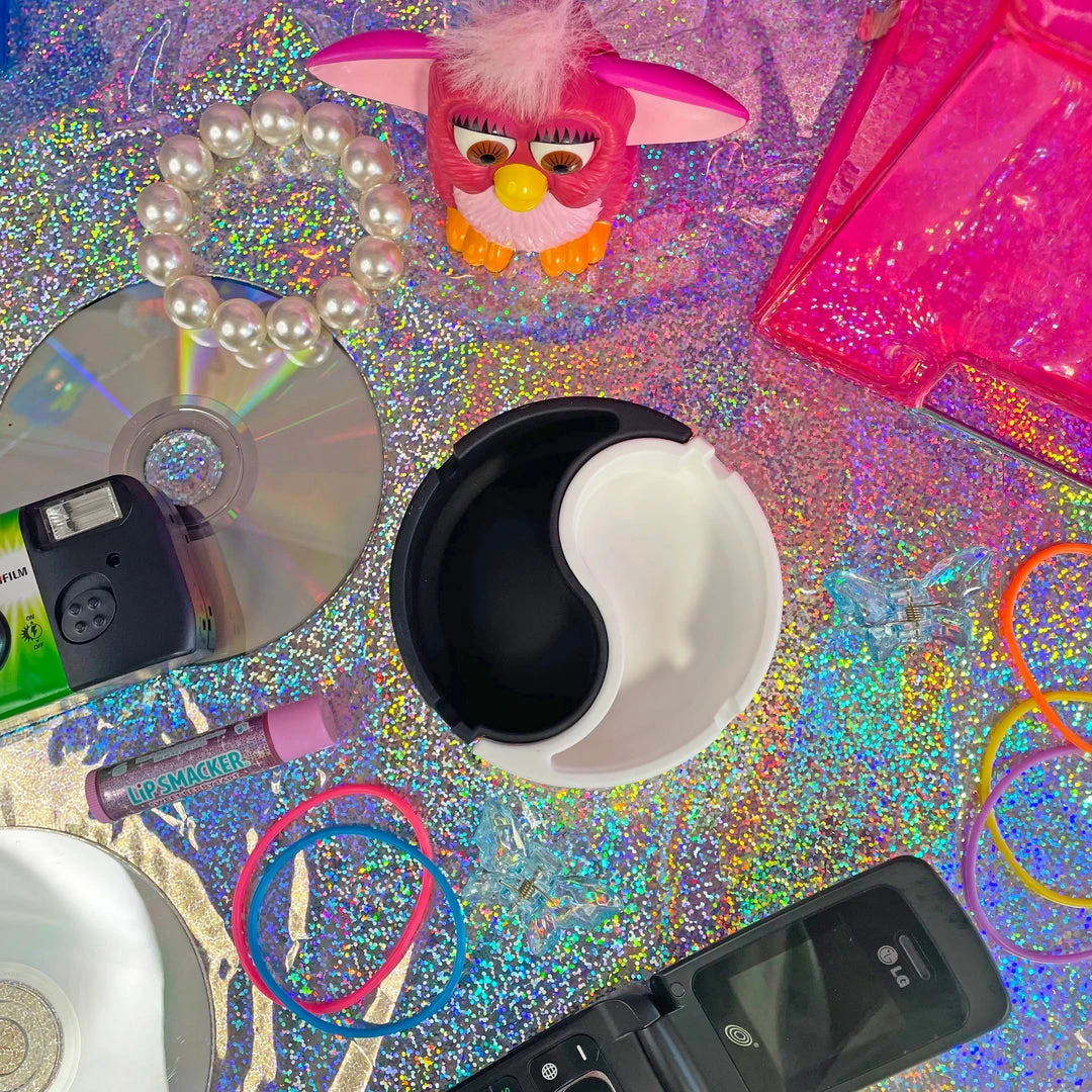 Burning Love Yin Yang Ash Tray 9 Burning Love Yin Yang Ash Tray