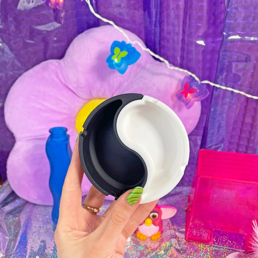 Burning Love Yin Yang Ash Tray 7 Burning Love Yin Yang Ash Tray