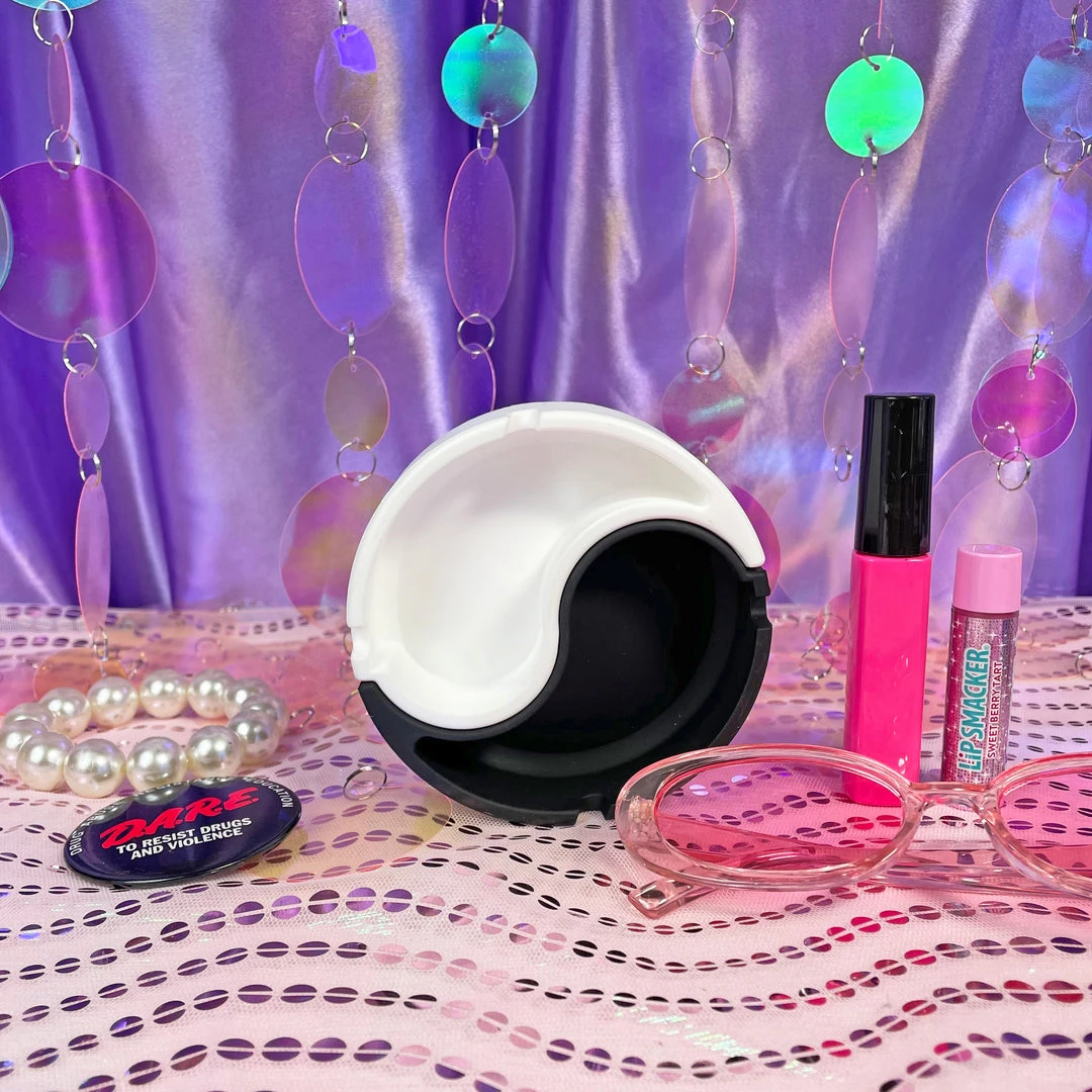 Burning Love Yin Yang Ash Tray 6 Burning Love Yin Yang Ash Tray