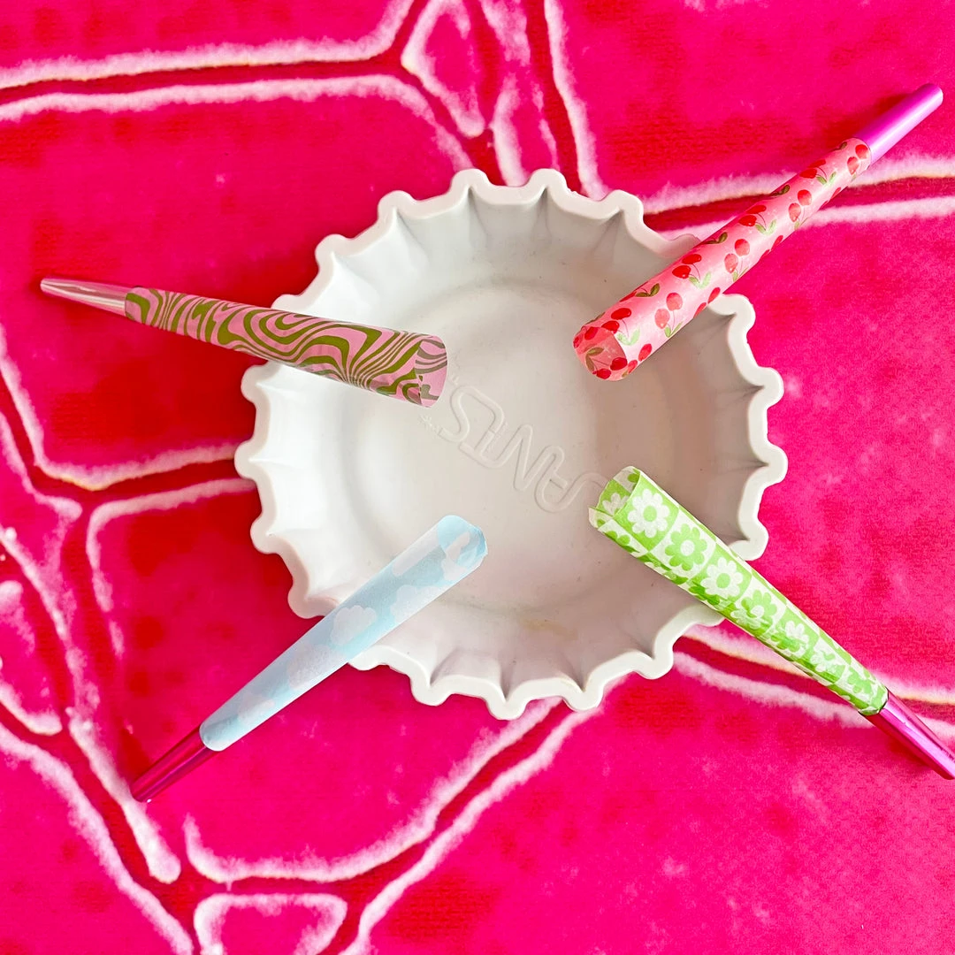 Burning Love Moo Silicone Bottlecap Ash Tray Ash Trays 4 Burning Love Moo Silicone Bottlecap Ash Tray Ash Trays