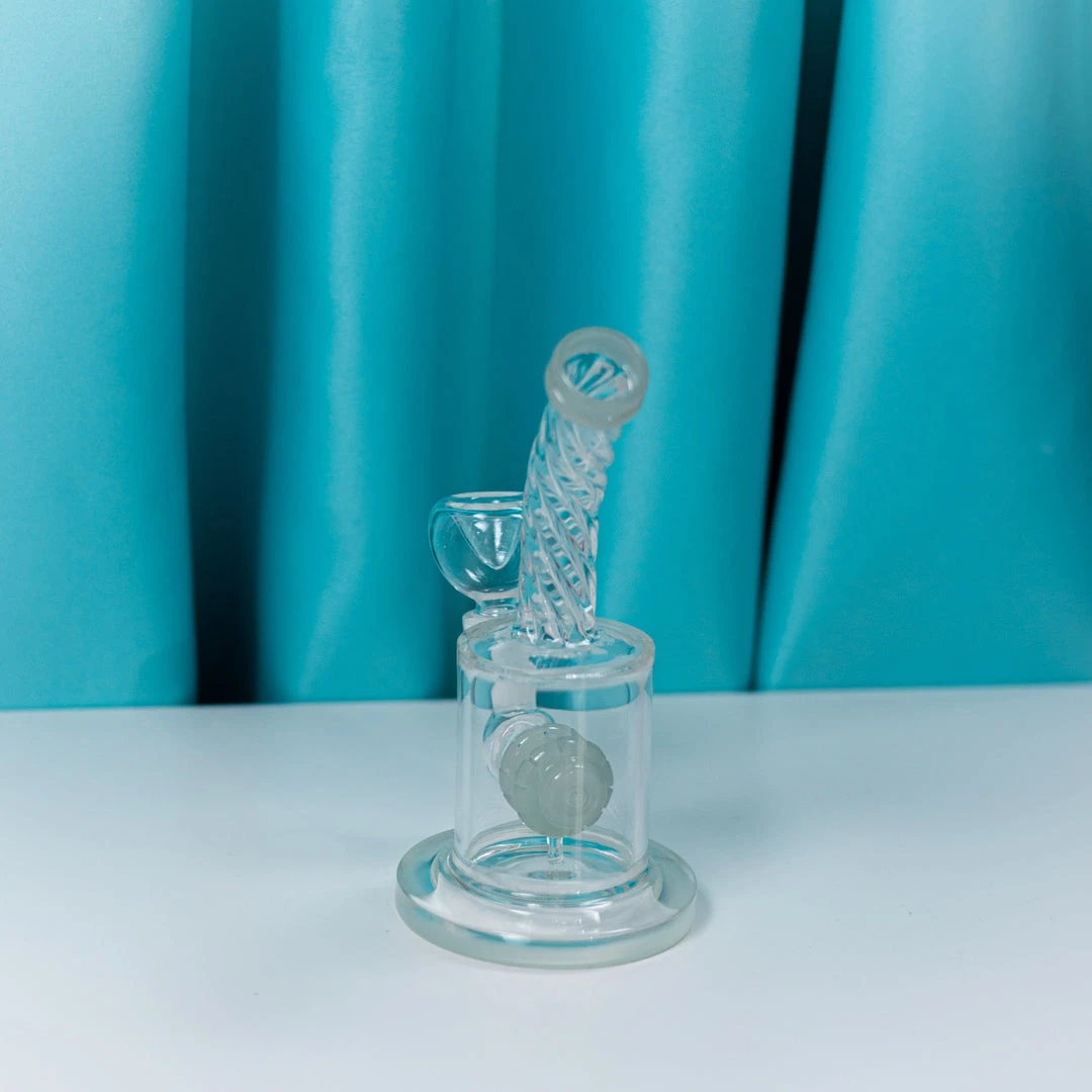 Burning Love Chic Water Pipe- Jade Pipes 10 Burning Love Chic Water Pipe- Jade Pipes