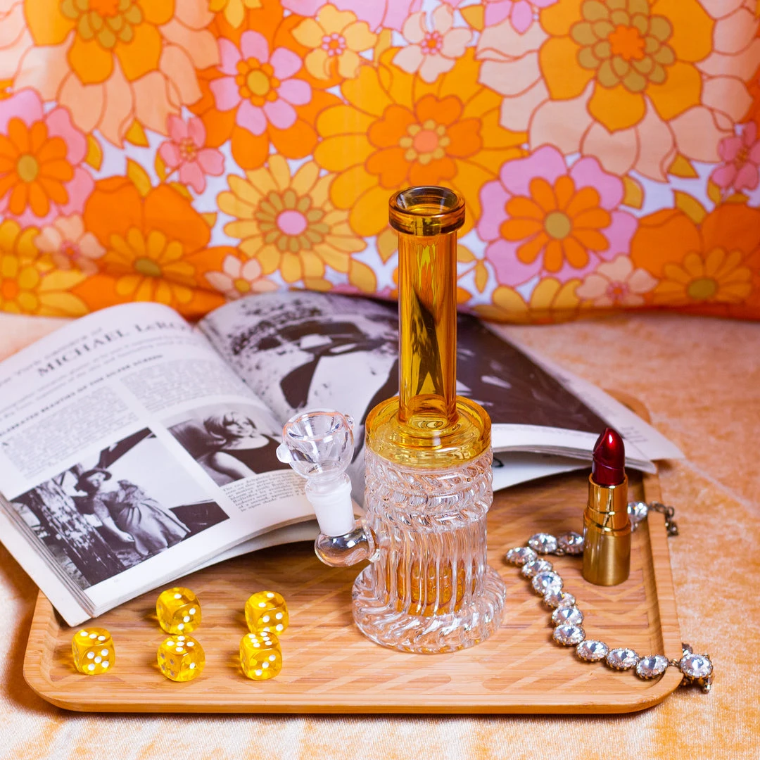 Burning Love The Posh Pipe - Amber Bongs 4 Burning Love The Posh Pipe - Amber Bongs