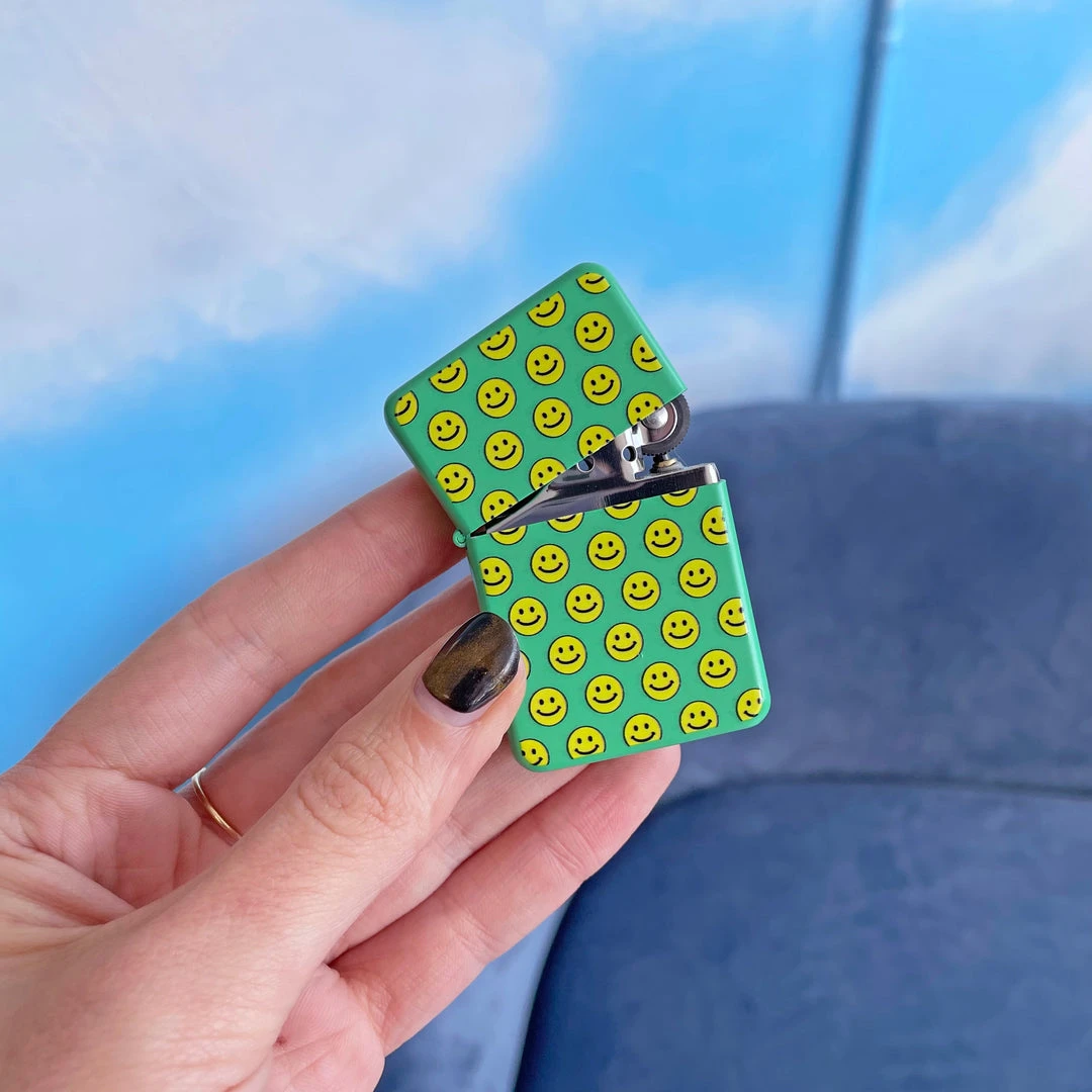 Burning Love Accessories Smiley Lighter (REFILLABLE) 4 Burning Love Accessories Smiley Lighter (REFILLABLE)