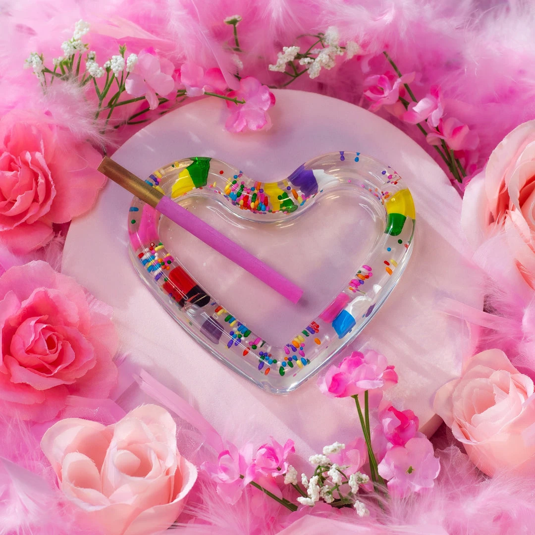 Burning Love Pill Heart Ash Tray Accessories 3 Burning Love Pill Heart Ash Tray Accessories