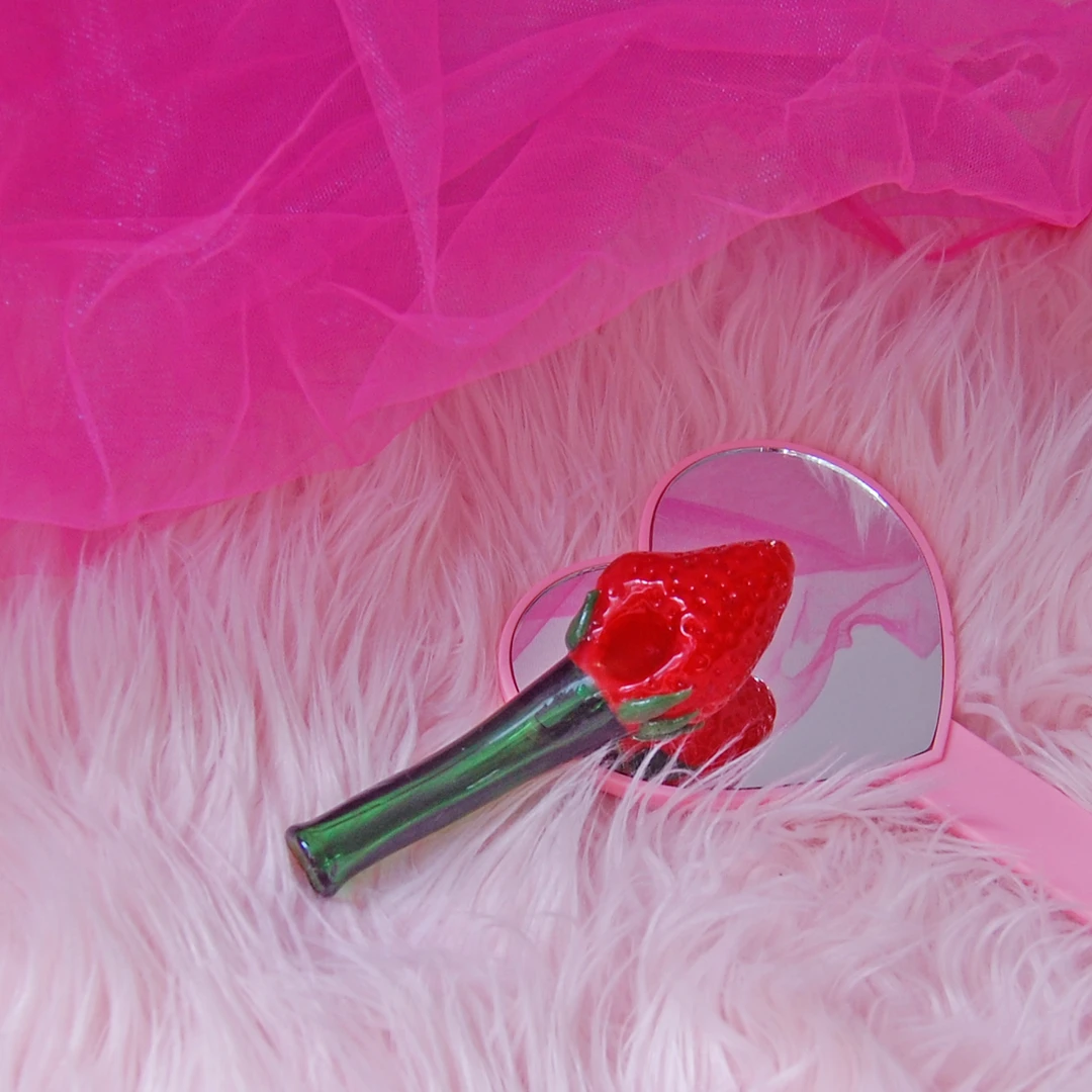 Burning Love Pipes Mini Strawberry Fruit Bowl 9 Burning Love Pipes Mini Strawberry Fruit Bowl